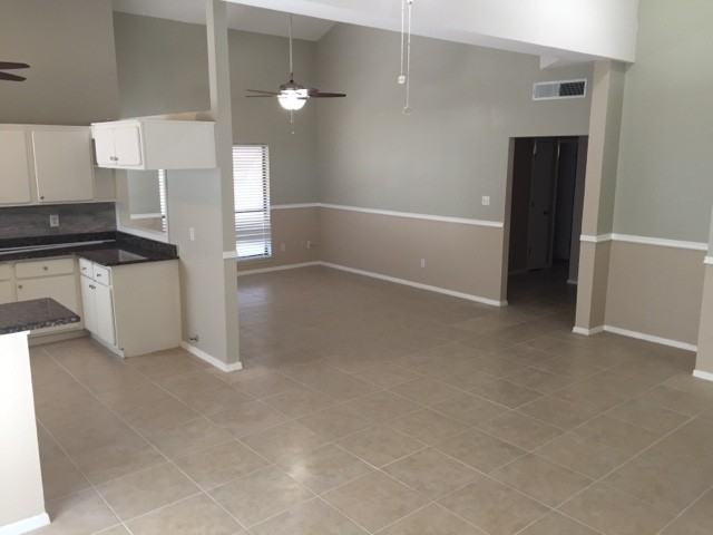 1605 Cezanne Cir - Photo 5 of 13