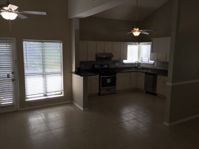 1605 Cezanne Cir - Photo 7 of 13