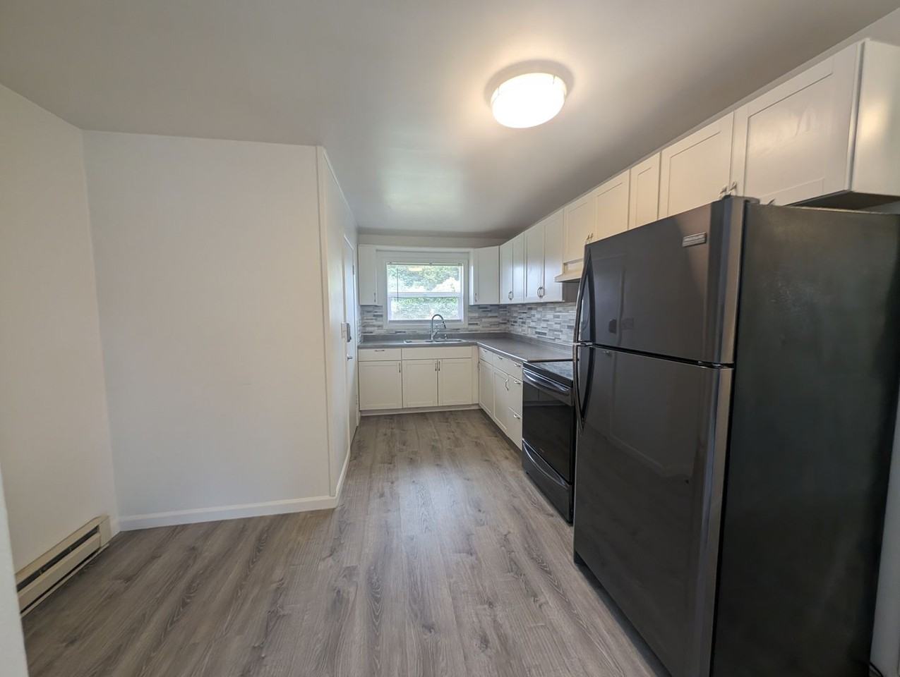 1910 Northeast Sylvan Way - Photo 4 of 14