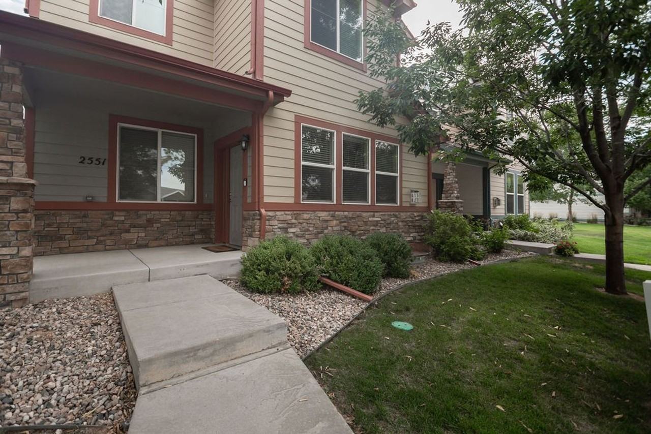2551 Custer Dr - Photo 3 of 39
