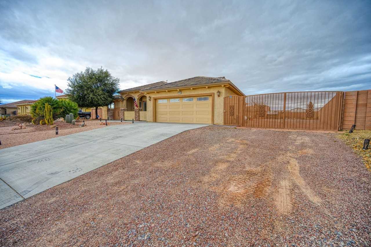 6780 Sandpebble St - Photo 2 of 26