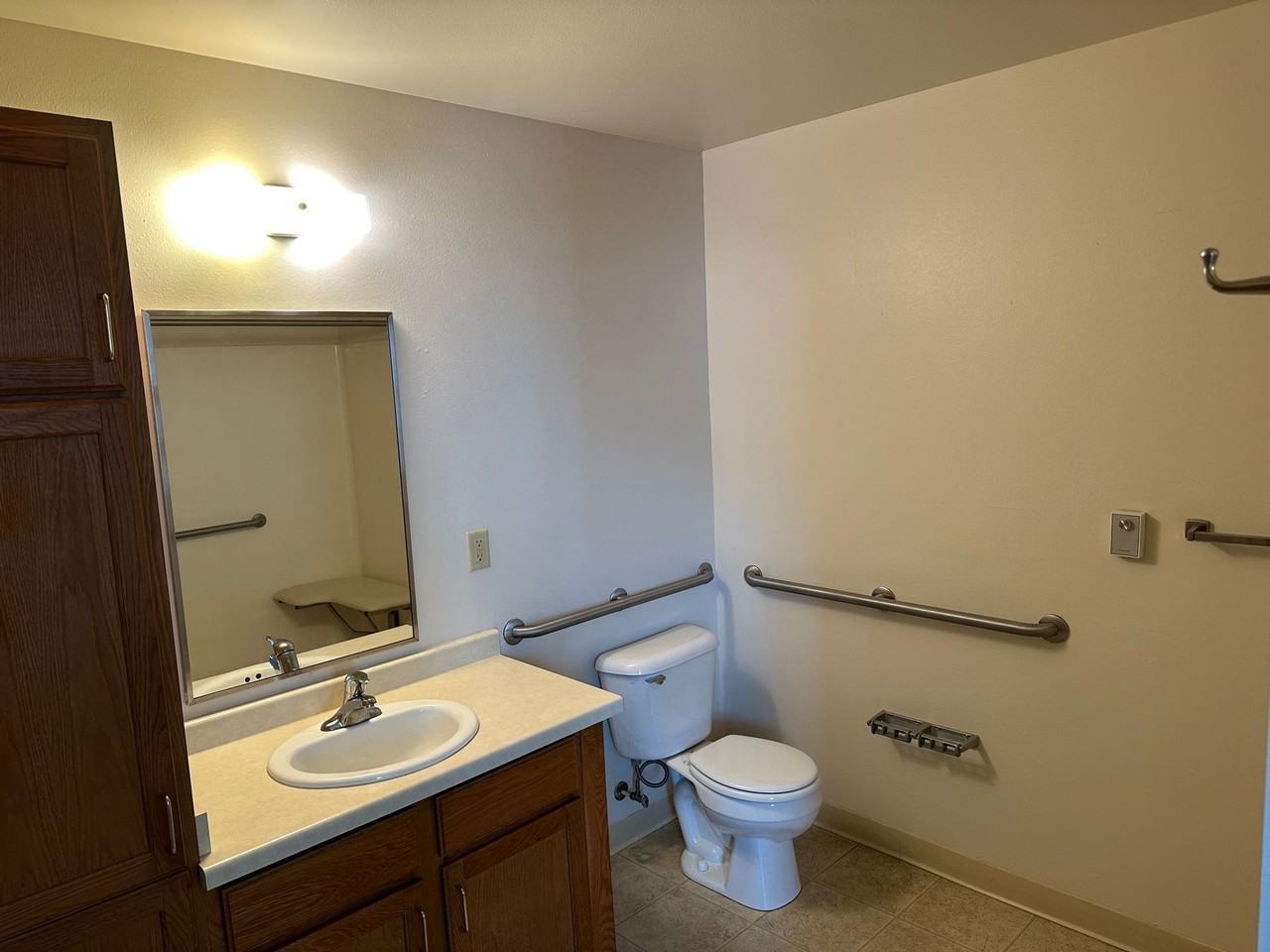 Riverview Manor Senior Apartment Homes - Photo 4 of 32