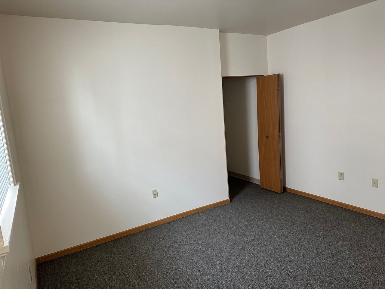 Riverview Manor Senior Apartment Homes - Photo 5 of 32