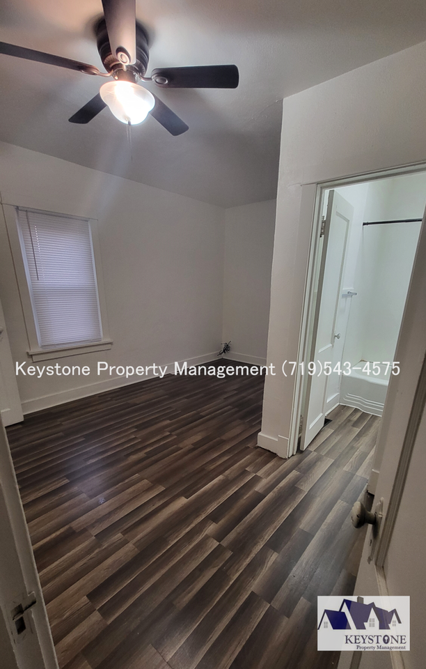 1102 W 16th St - Photo 7 of 14