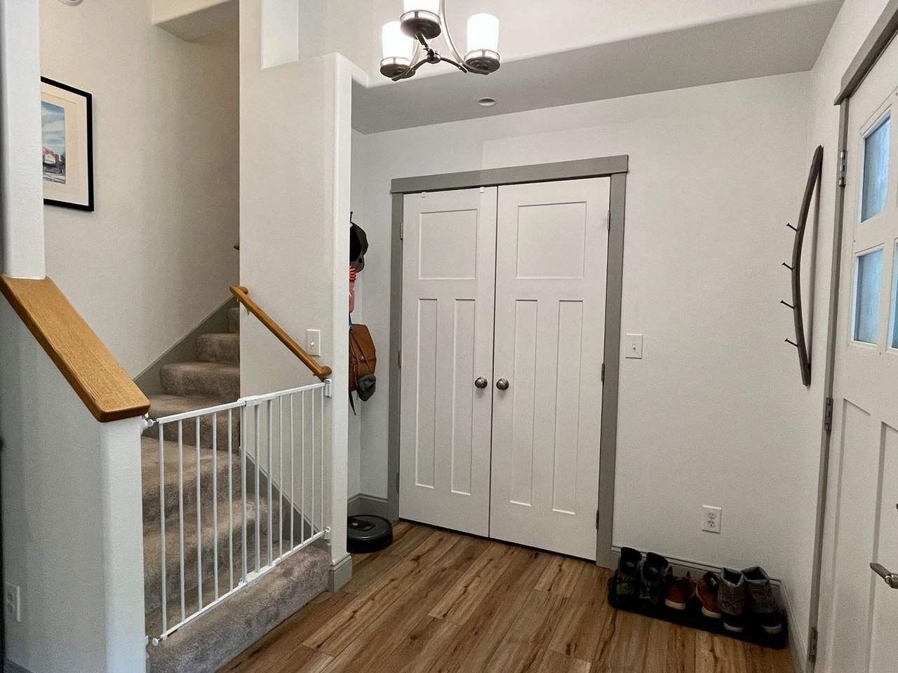 3556 Erin Dr - Photo 3 of 26