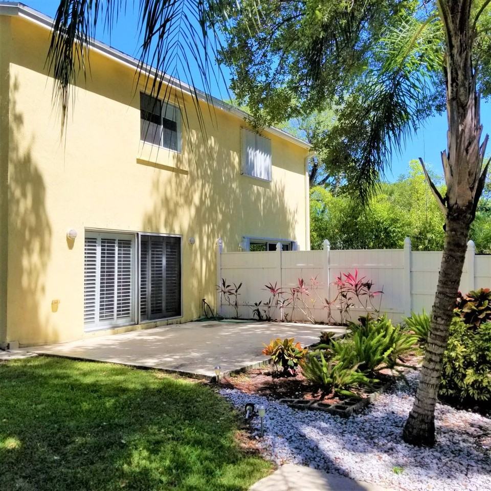 3221 Sw 15th Ave - Photo 2 of 24
