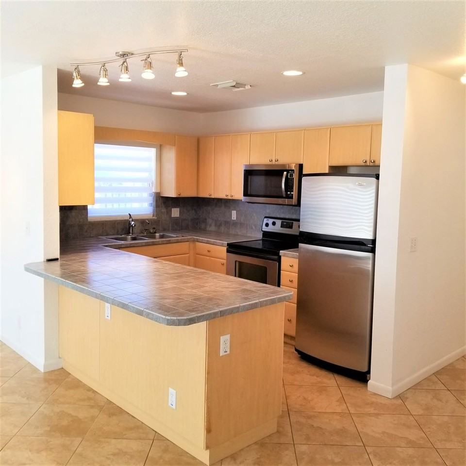 3221 Sw 15th Ave - Photo 3 of 24