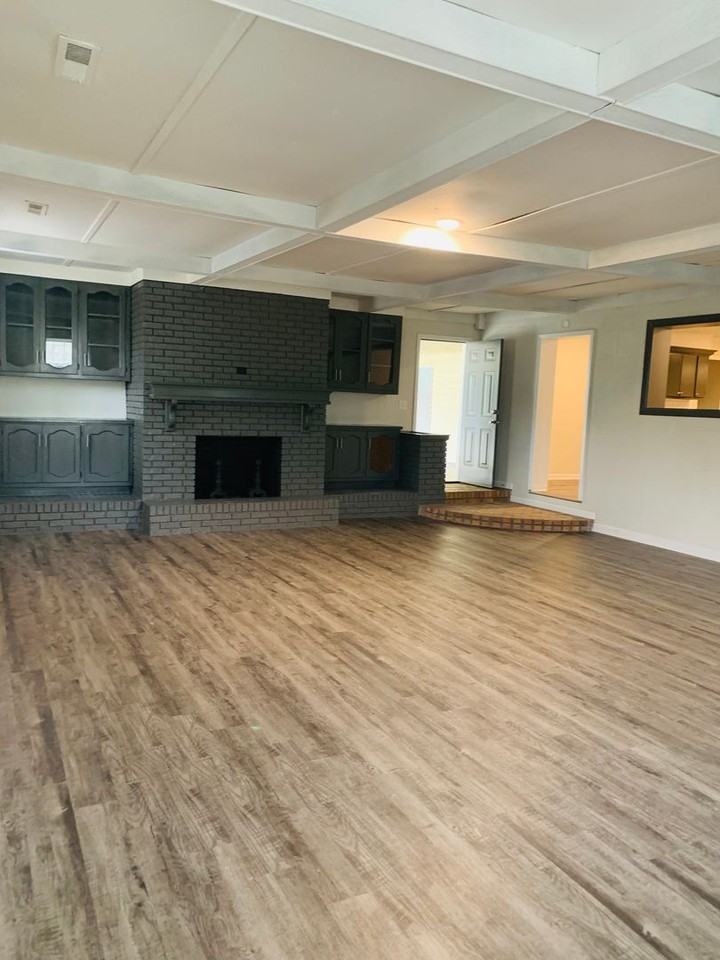 106 Ward Avenue Southwest - Photo 3 of 23