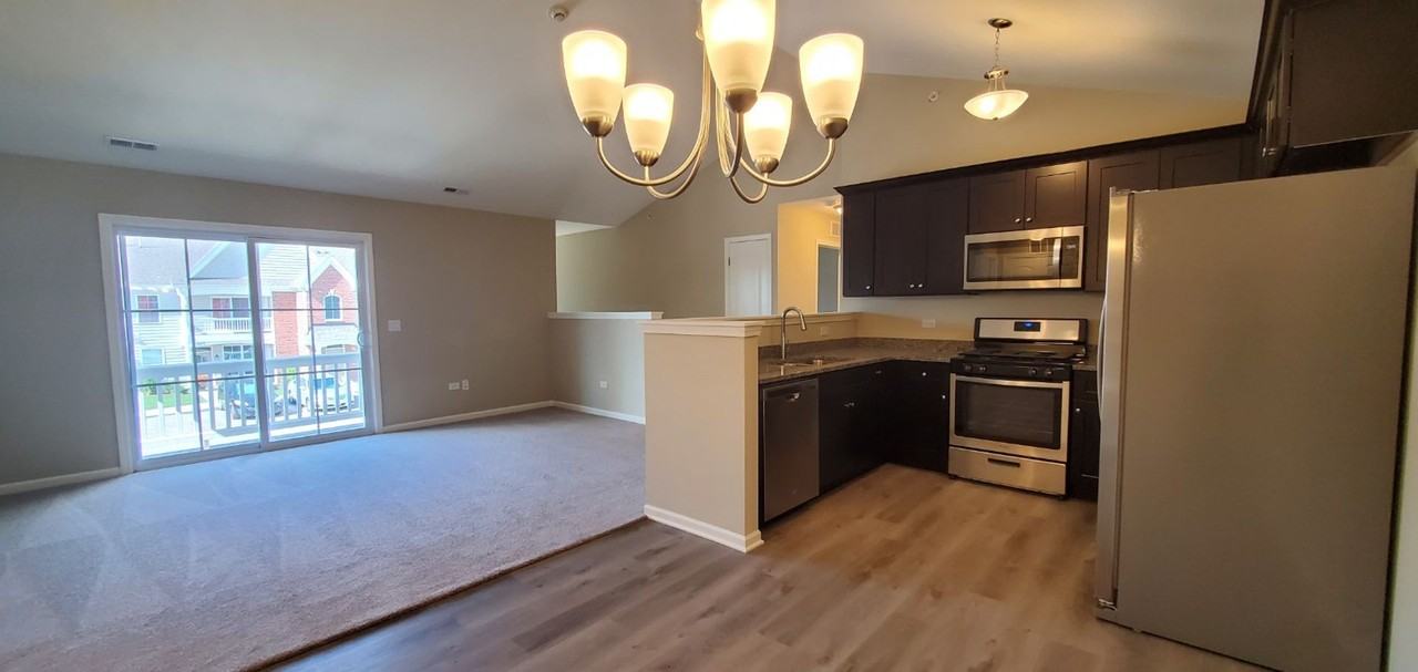 4446 Timber Ridge Ct - Photo 3 of 15