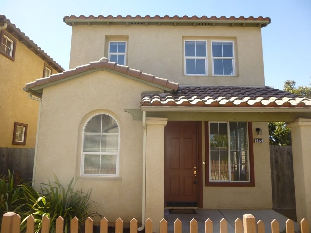 2327 Cottage Ln - Photo 2 of 21