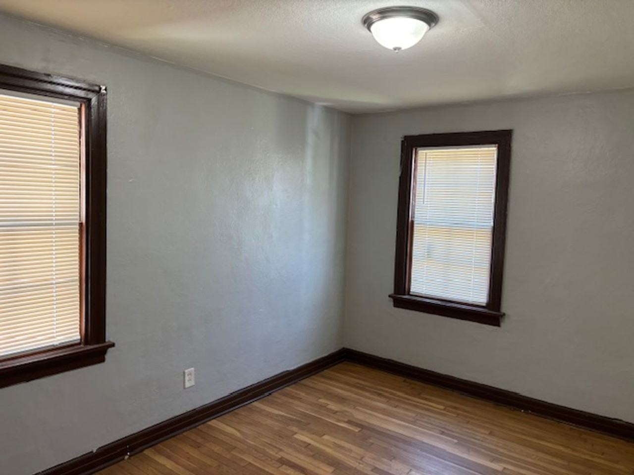 3009 Gary Dr - Photo 3 of 8