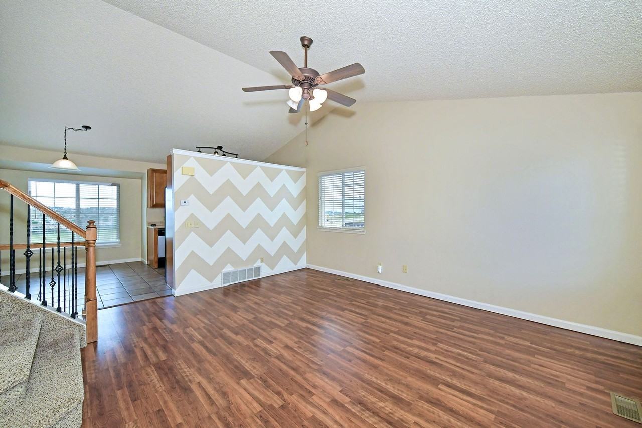 4475 Ramblewood Dr - Photo 2 of 19