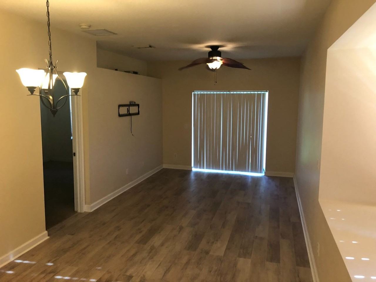 2547 Creekside Drive - Photo 3 of 23