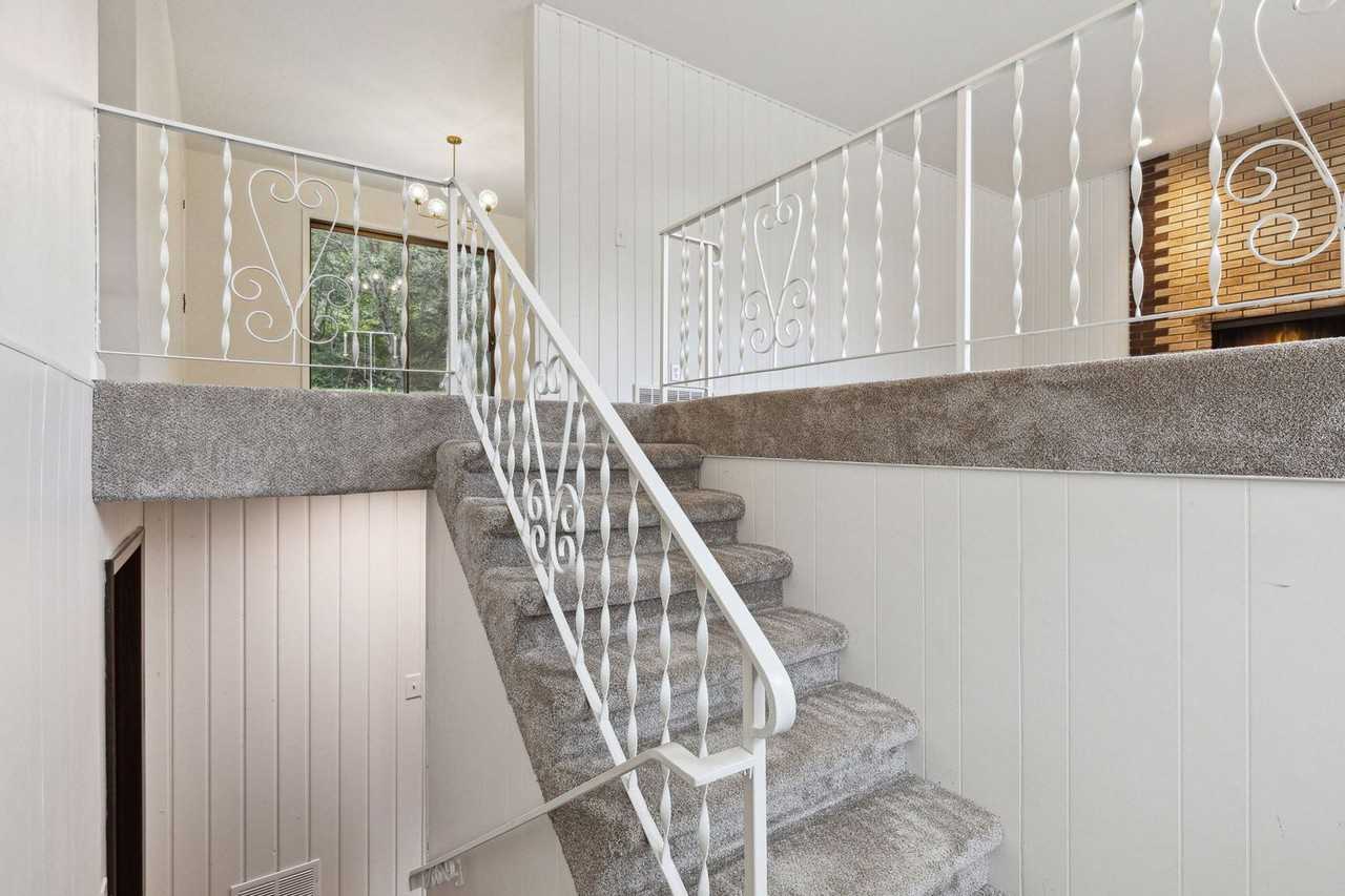 4606 Aspen Dr - Photo 4 of 32