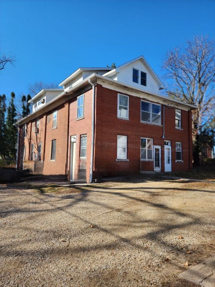 413 3rd St SW - Photo 4 of 15