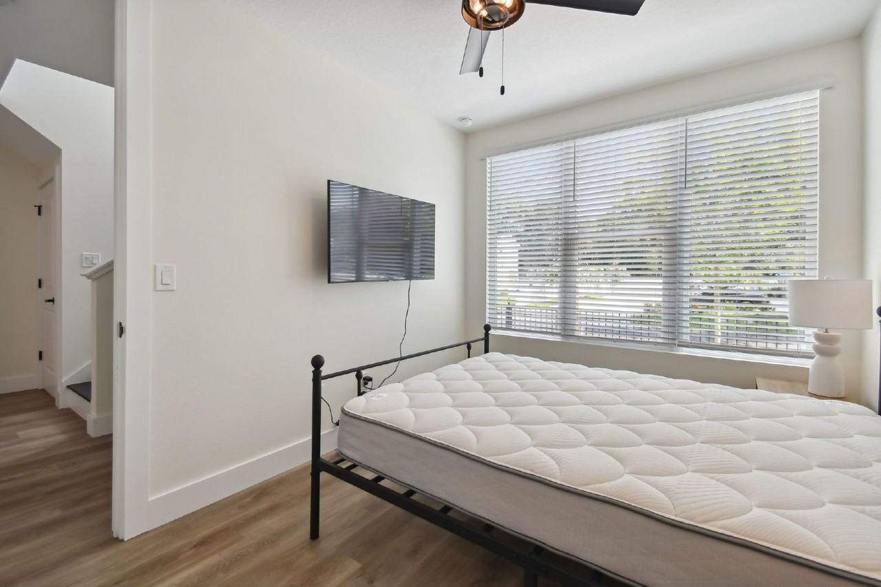 120 E Gladys St #2 - Photo 4 of 30