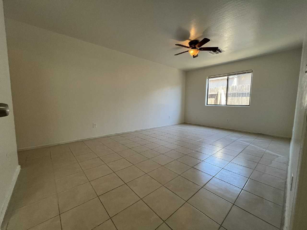 10014 N 7th Ave - Photo 6 of 14