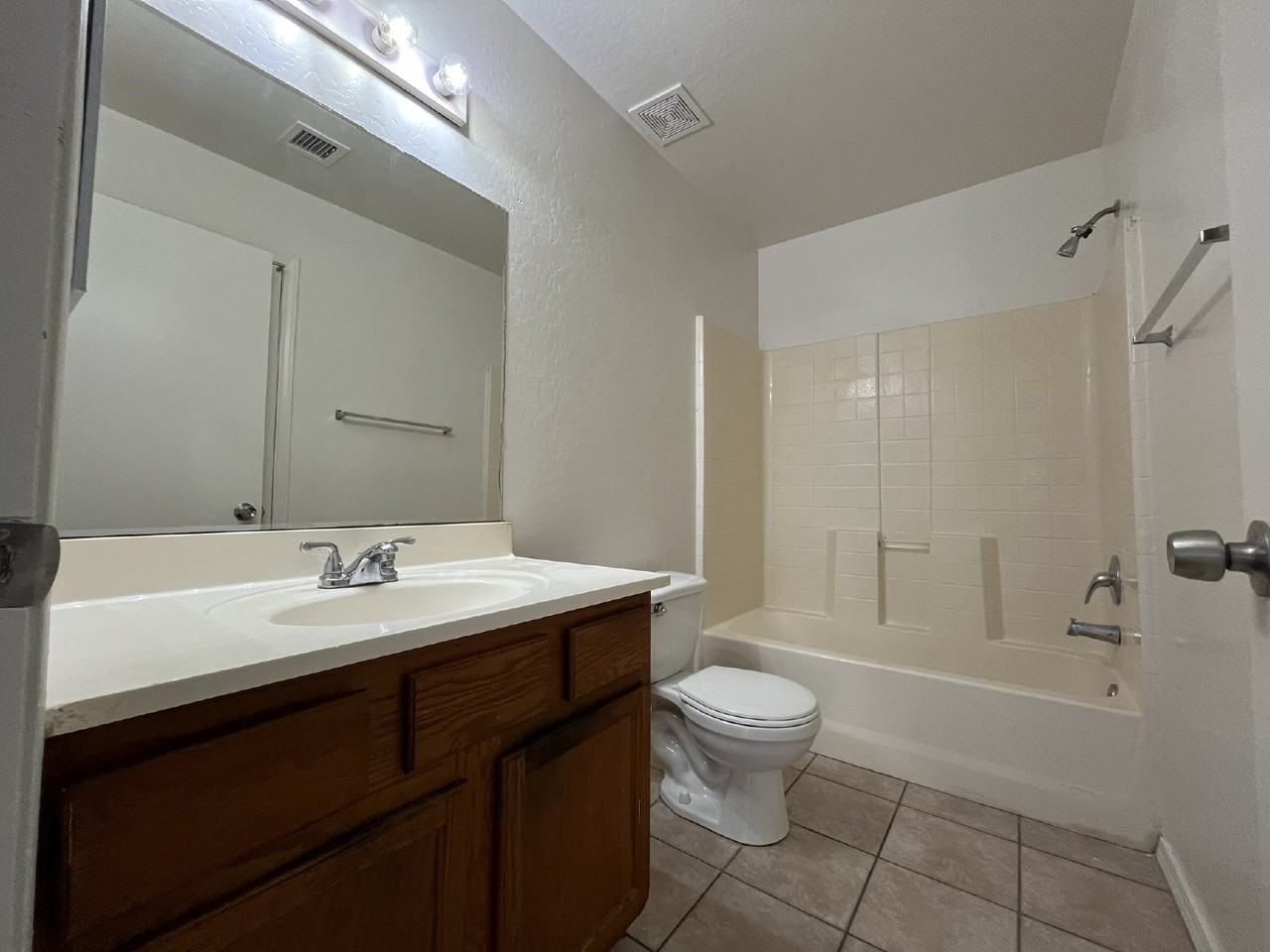 10014 N 7th Ave - Photo 7 of 14