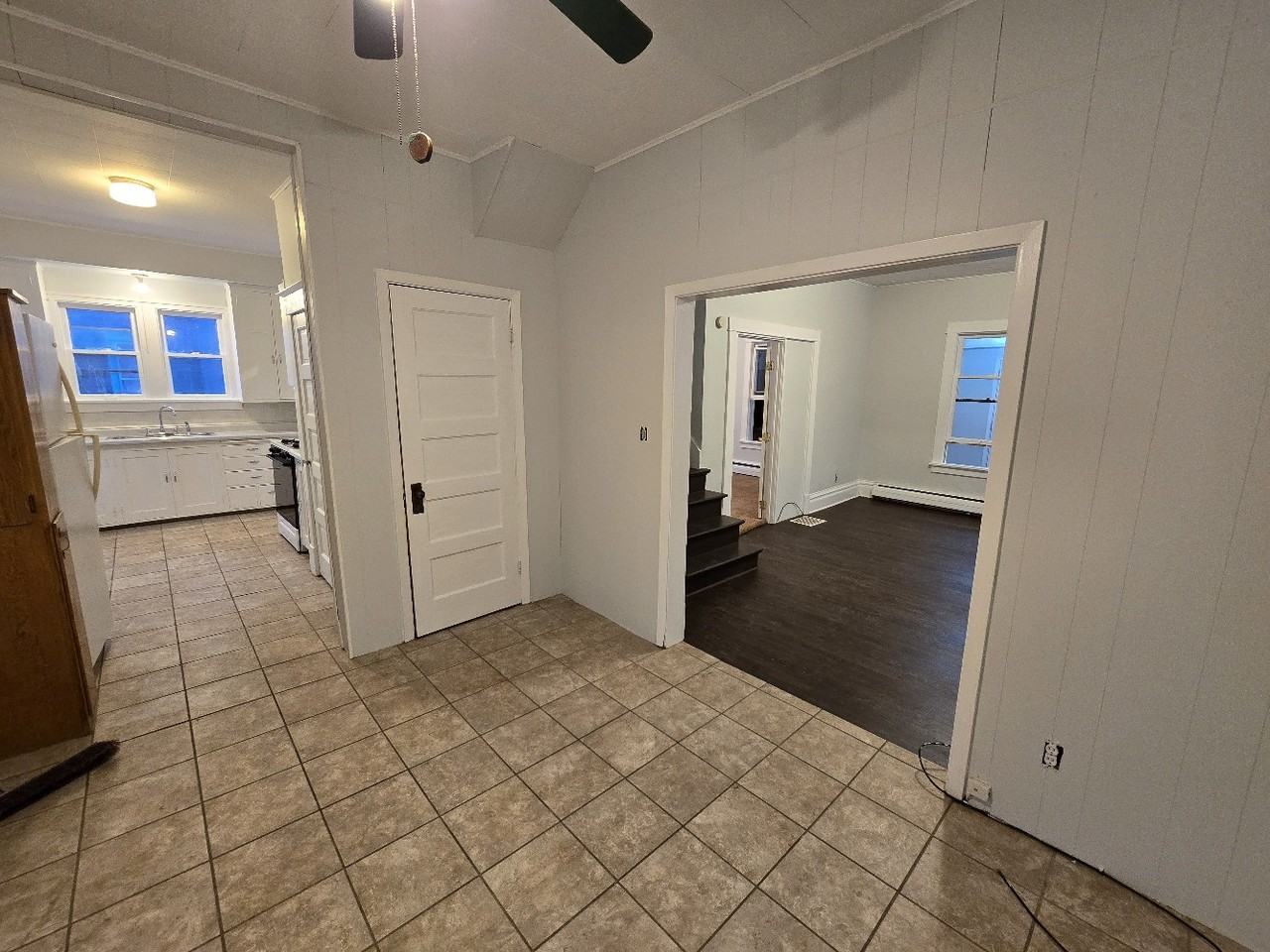 540 Beach Ave Se - Photo 2 of 7