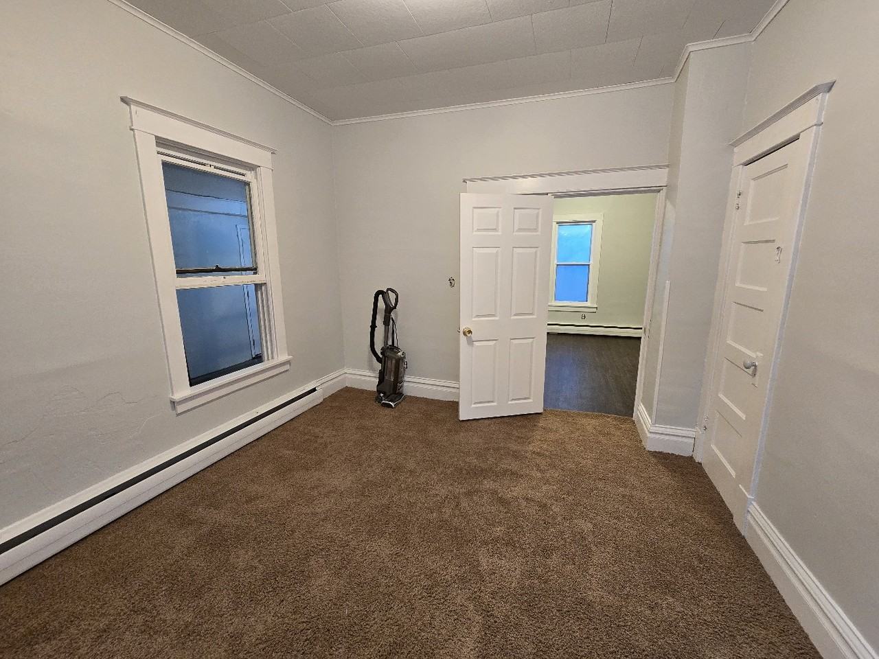 540 Beach Ave Se - Photo 3 of 7