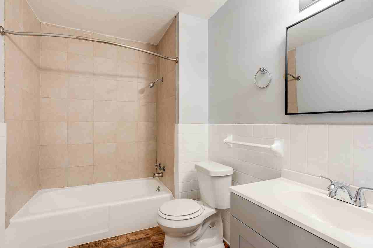 901 W Pine St - Photo 4 of 9