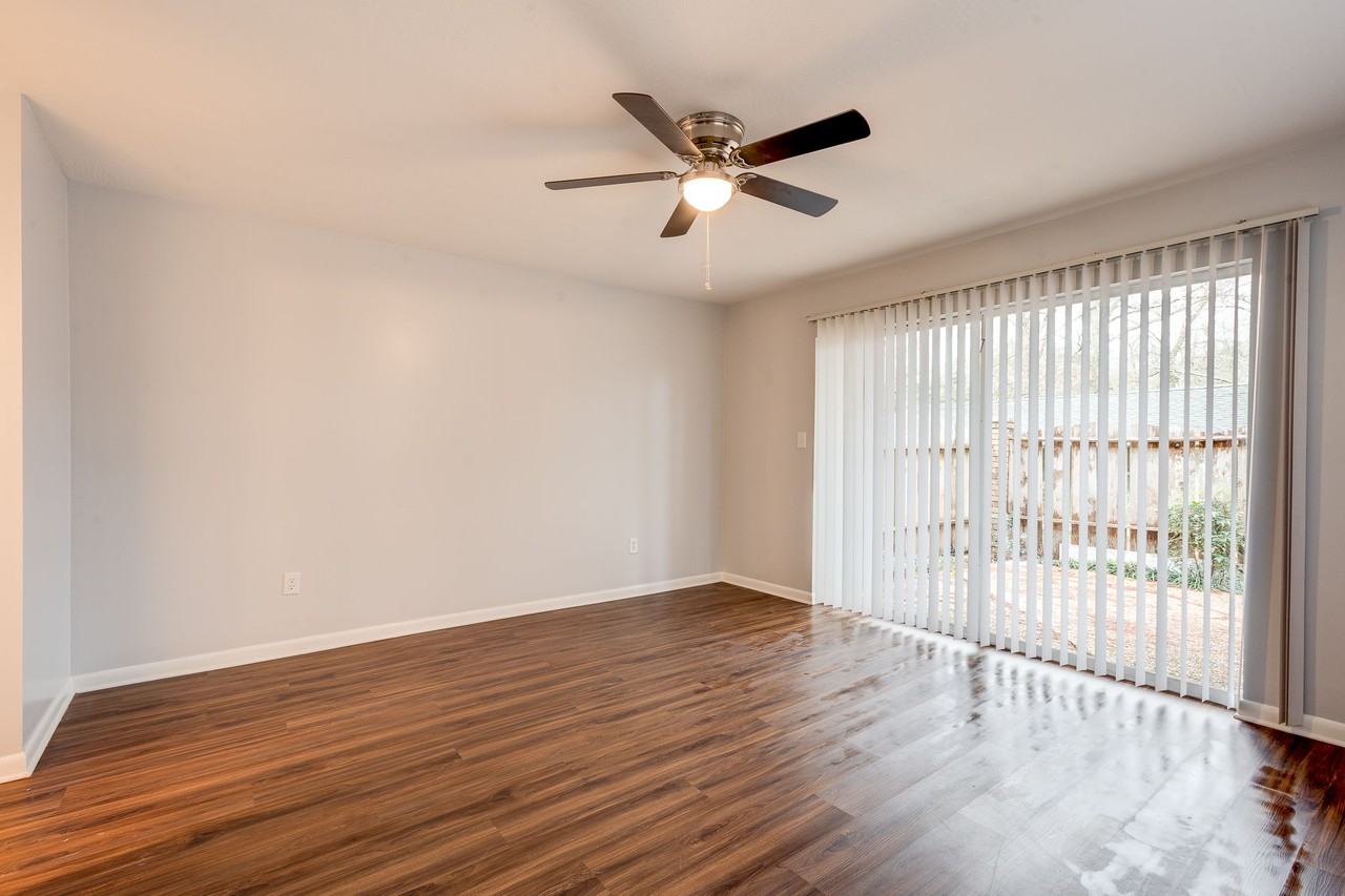 901 W Pine St - Photo 5 of 9