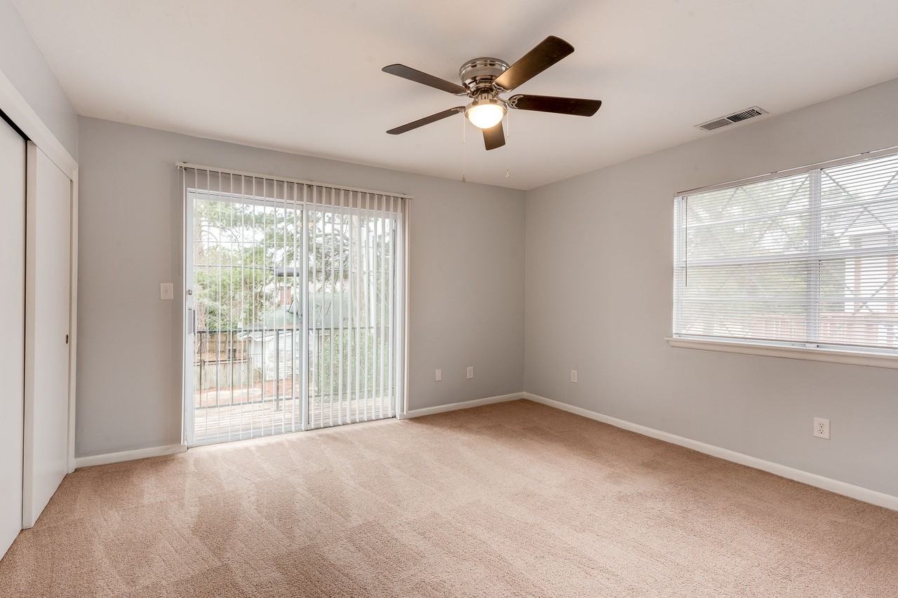 901 W Pine St - Photo 6 of 9