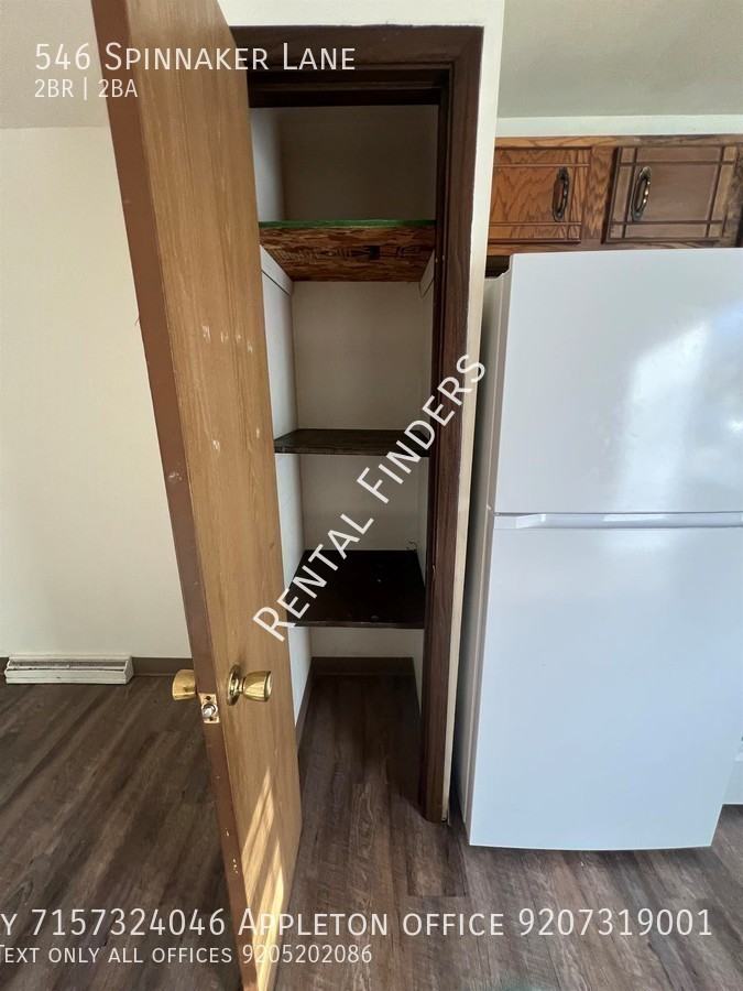 546 Spinnaker Ln - Photo 3 of 12