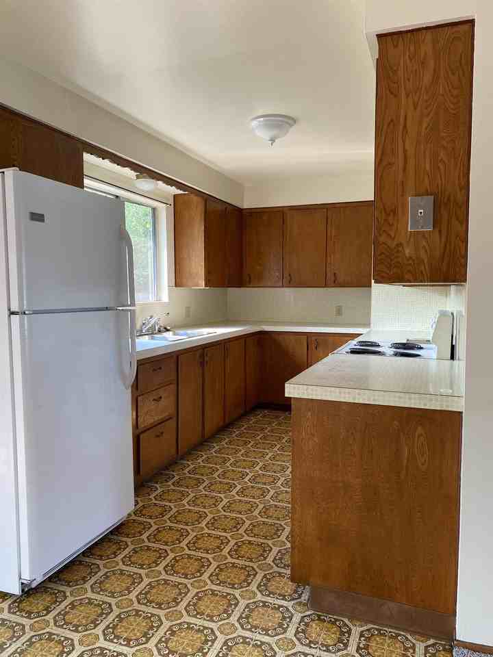 2345 Wilson St - Photo 3 of 18