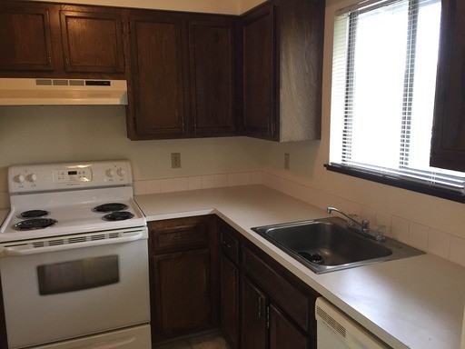 1413 SW 22nd St - Photo 3 of 10