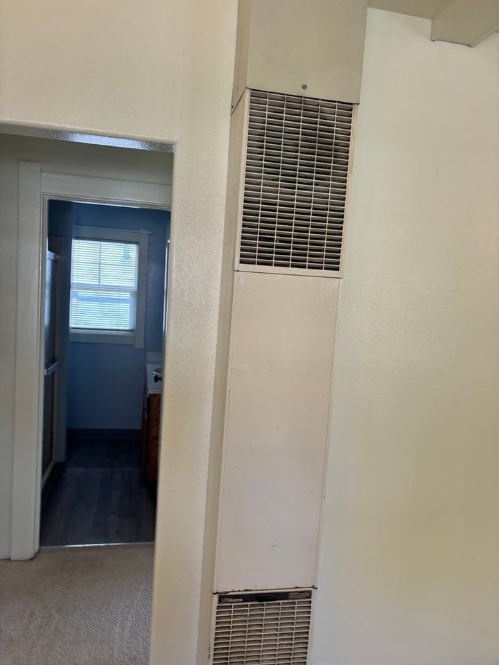 1115 Se Roberts Ave - Photo 7 of 28