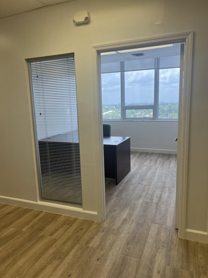 2455 East Sunrise Boulevard #917I - Photo 6 of 12