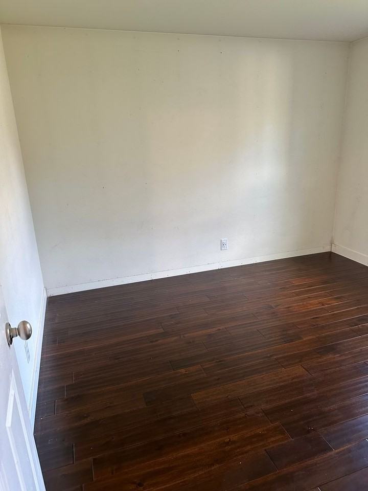 1215 Laurel Ct #1215 - Photo 3 of 16