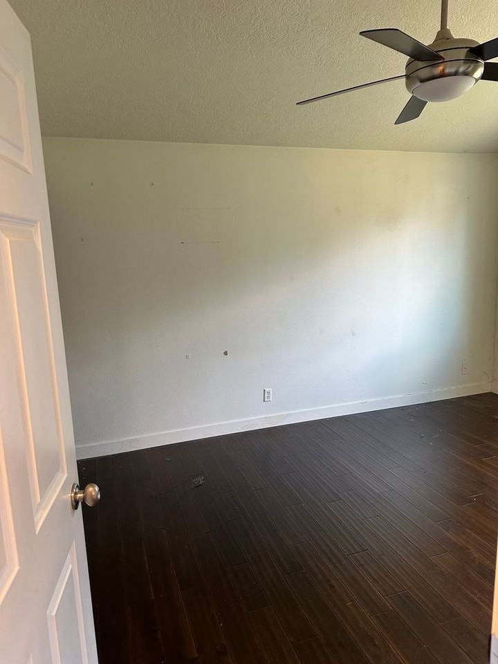 1215 Laurel Ct #1215 - Photo 6 of 16