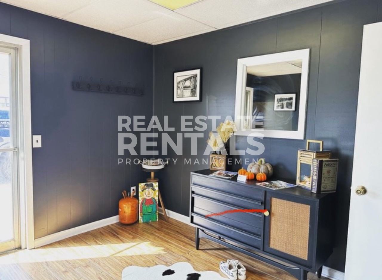 121 North 3rd Street #1 - Photo 3 of 7