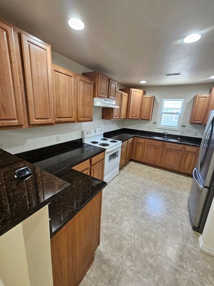 28 Fuller Cir - Photo 6 of 23