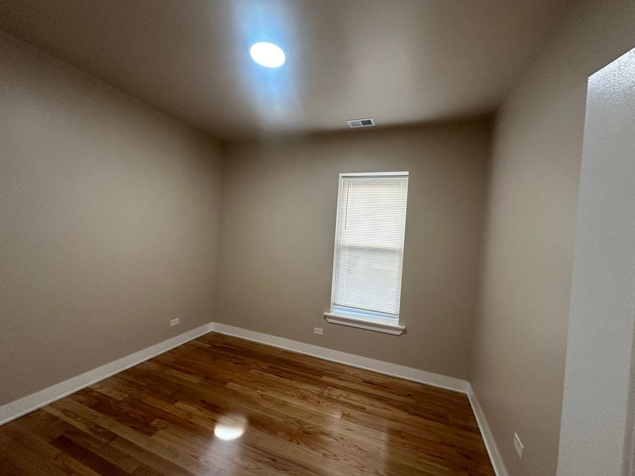Elizabeth Apartments LLC - Photo 5 of 50