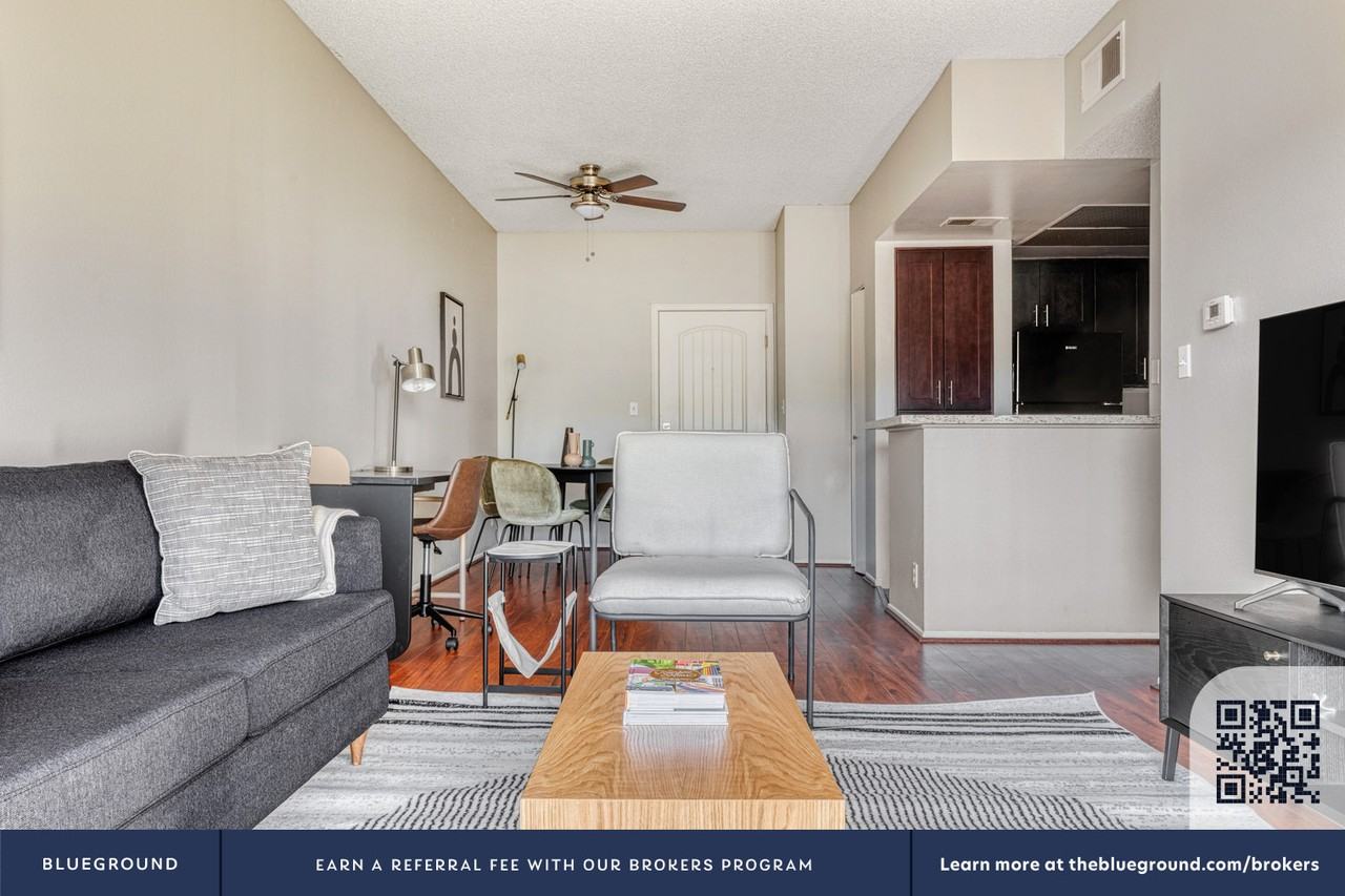 11251 Morrison St #591 - Photo 5 of 34