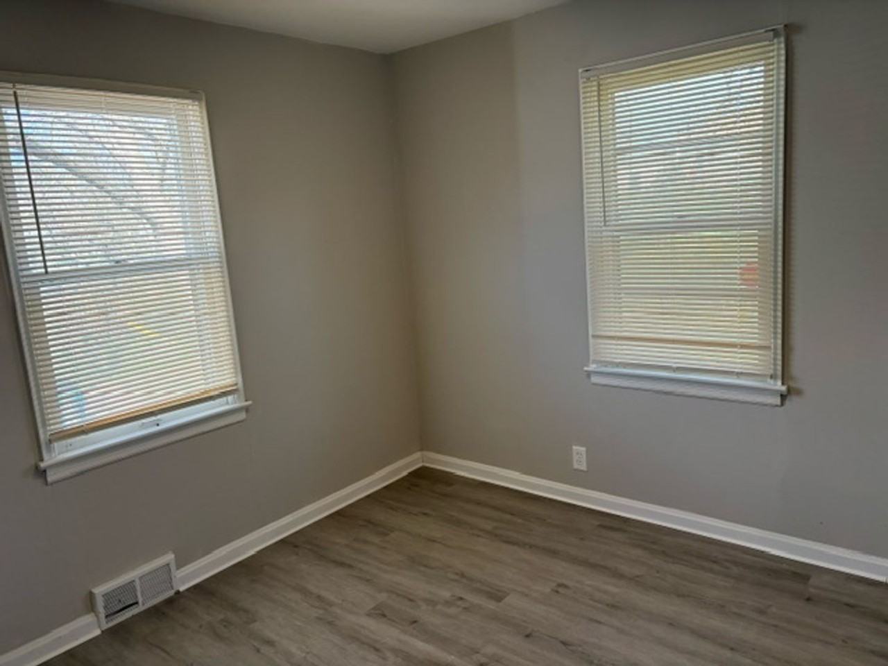 7431 Esterbrook Dr - Photo 3 of 5