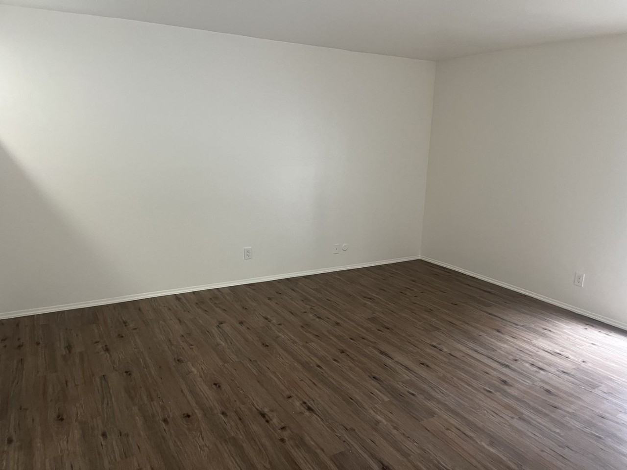 1184 Oceanaire Dr - Photo 7 of 17