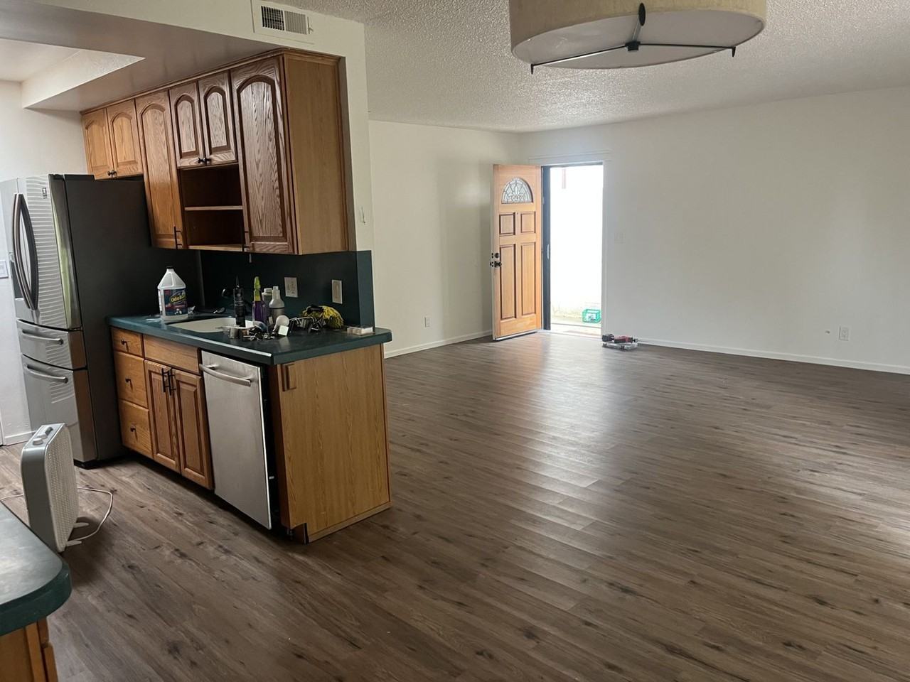 1184 Oceanaire Dr - Photo 5 of 17