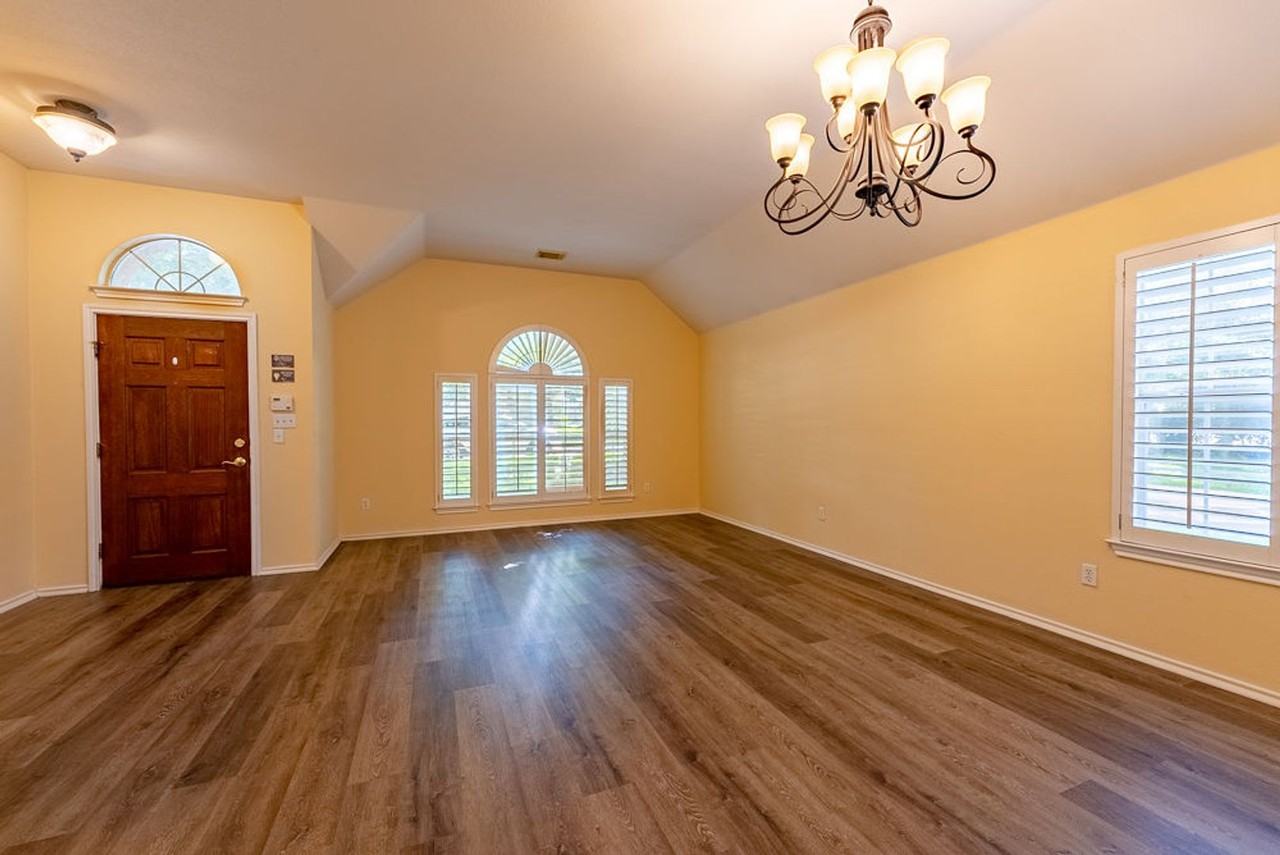 7414 W Magic Mountain Ln - Photo 3 of 25