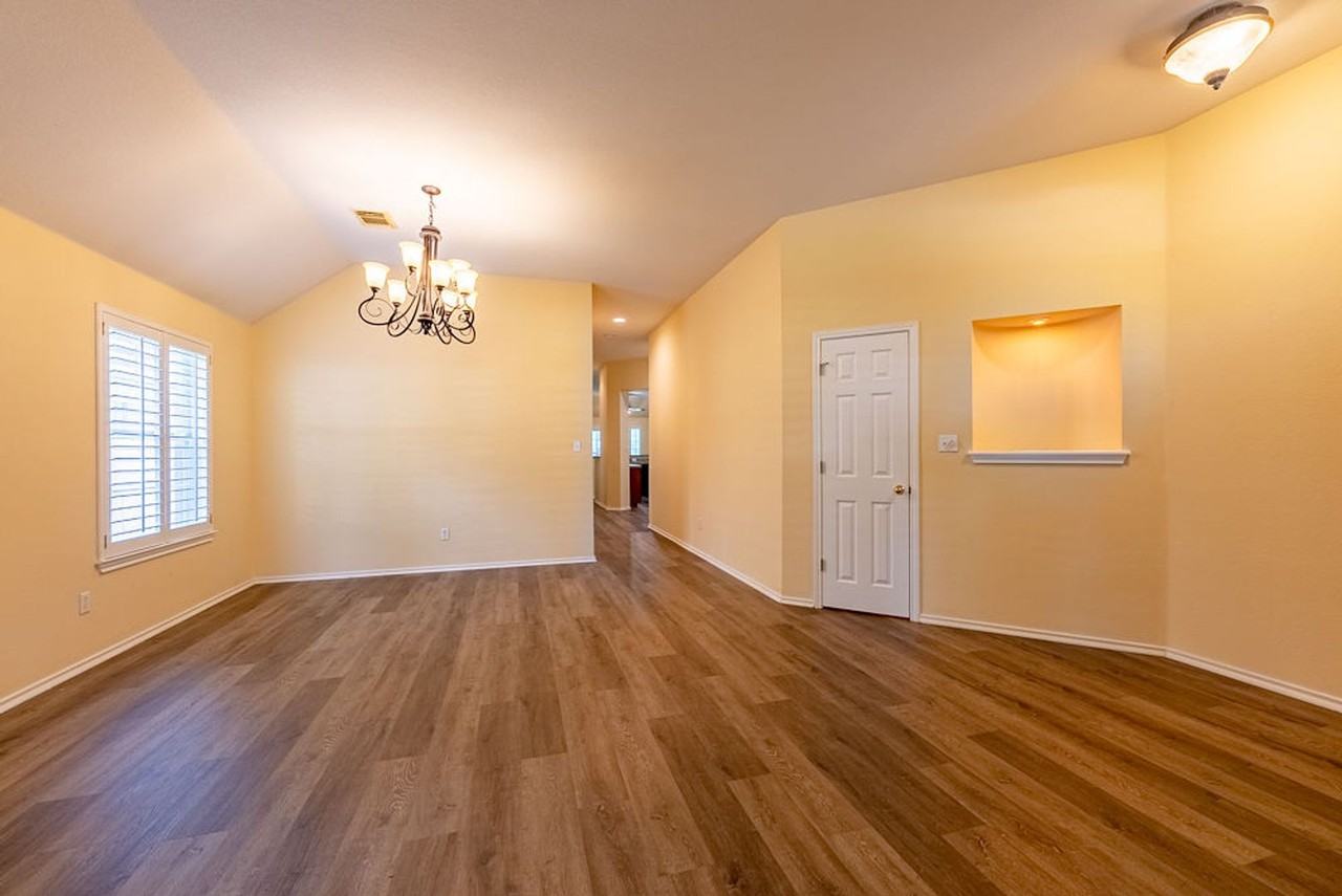 7414 W Magic Mountain Ln - Photo 4 of 25