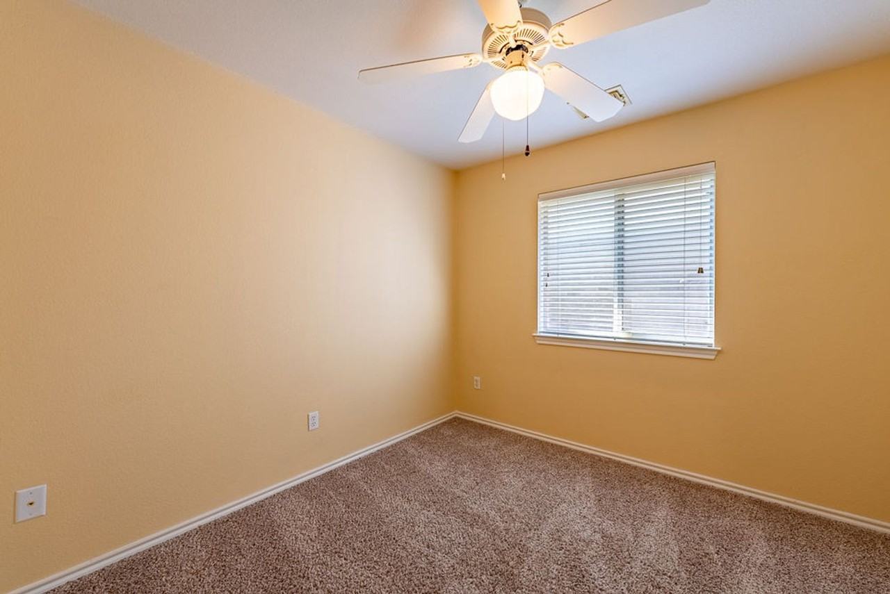 7414 W Magic Mountain Ln - Photo 5 of 25