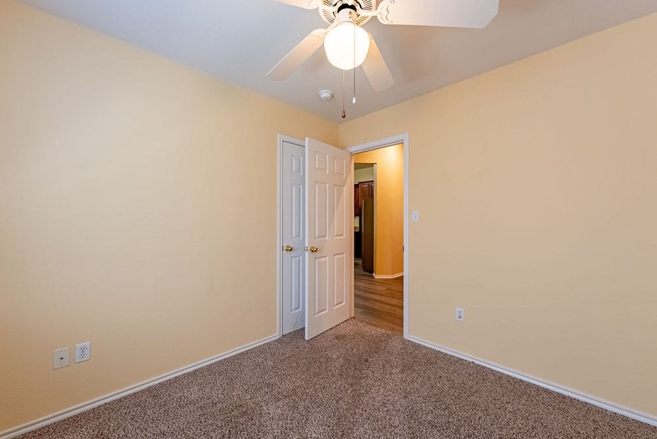 7414 W Magic Mountain Ln - Photo 6 of 25