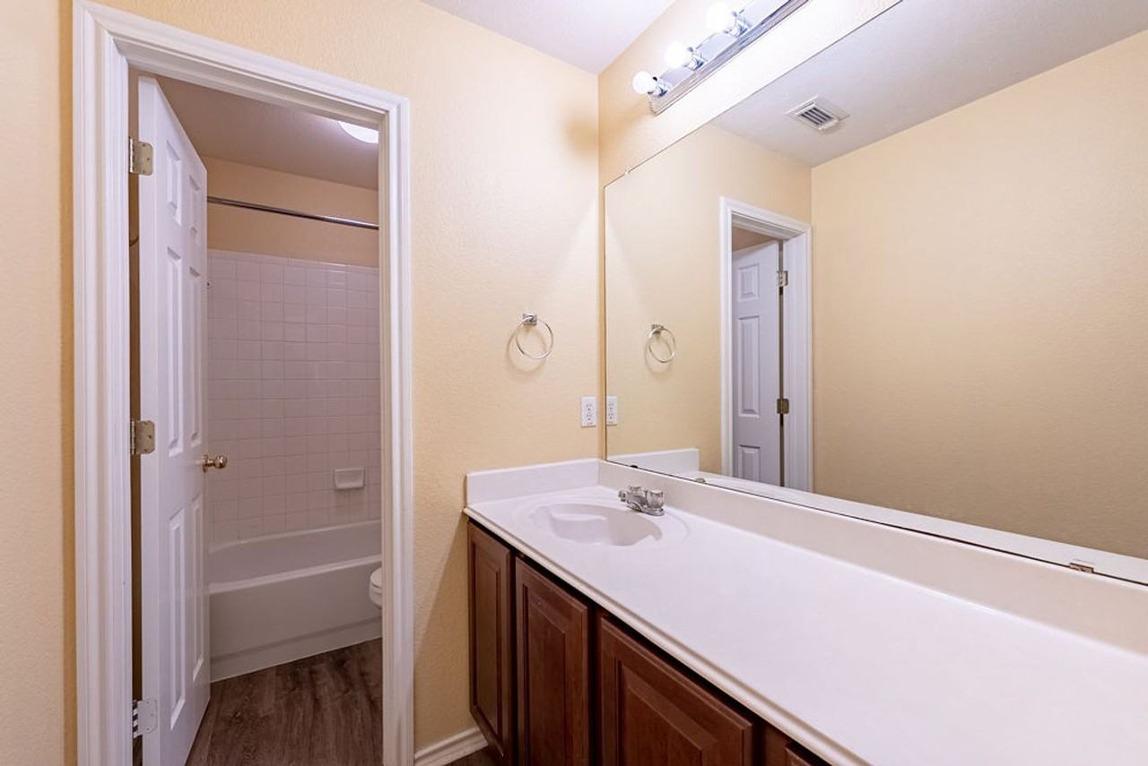 7414 W Magic Mountain Ln - Photo 7 of 25