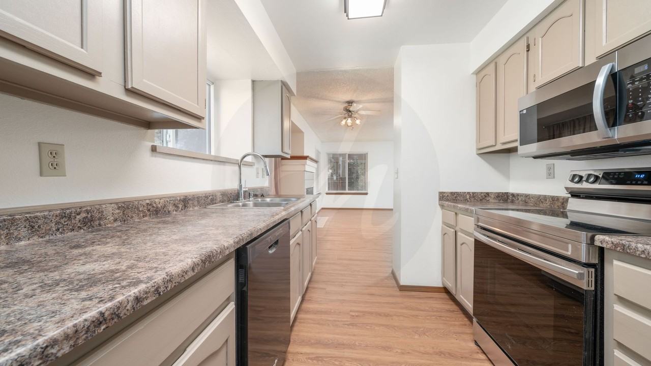 4620 Bohart Pl - Photo 7 of 22