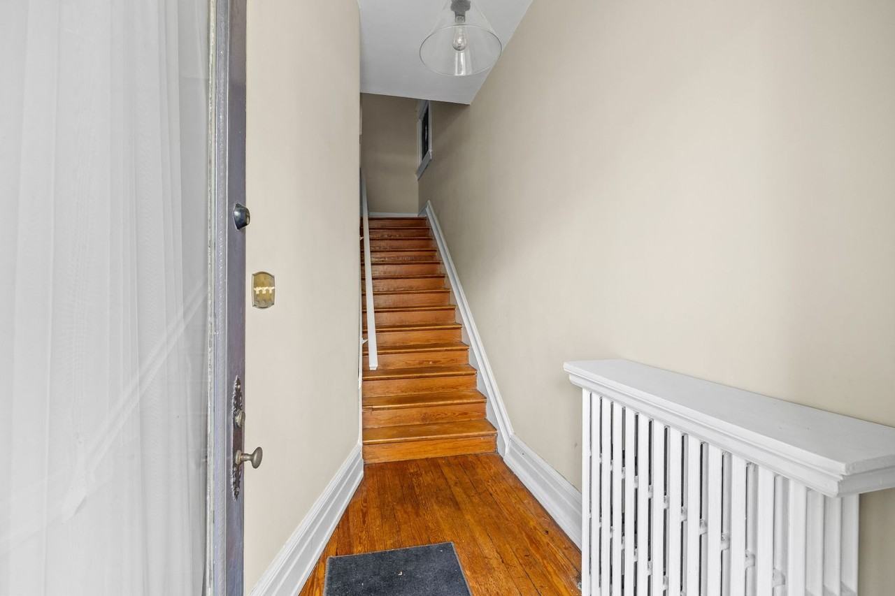 2713 W Grace St - Photo 2 of 39