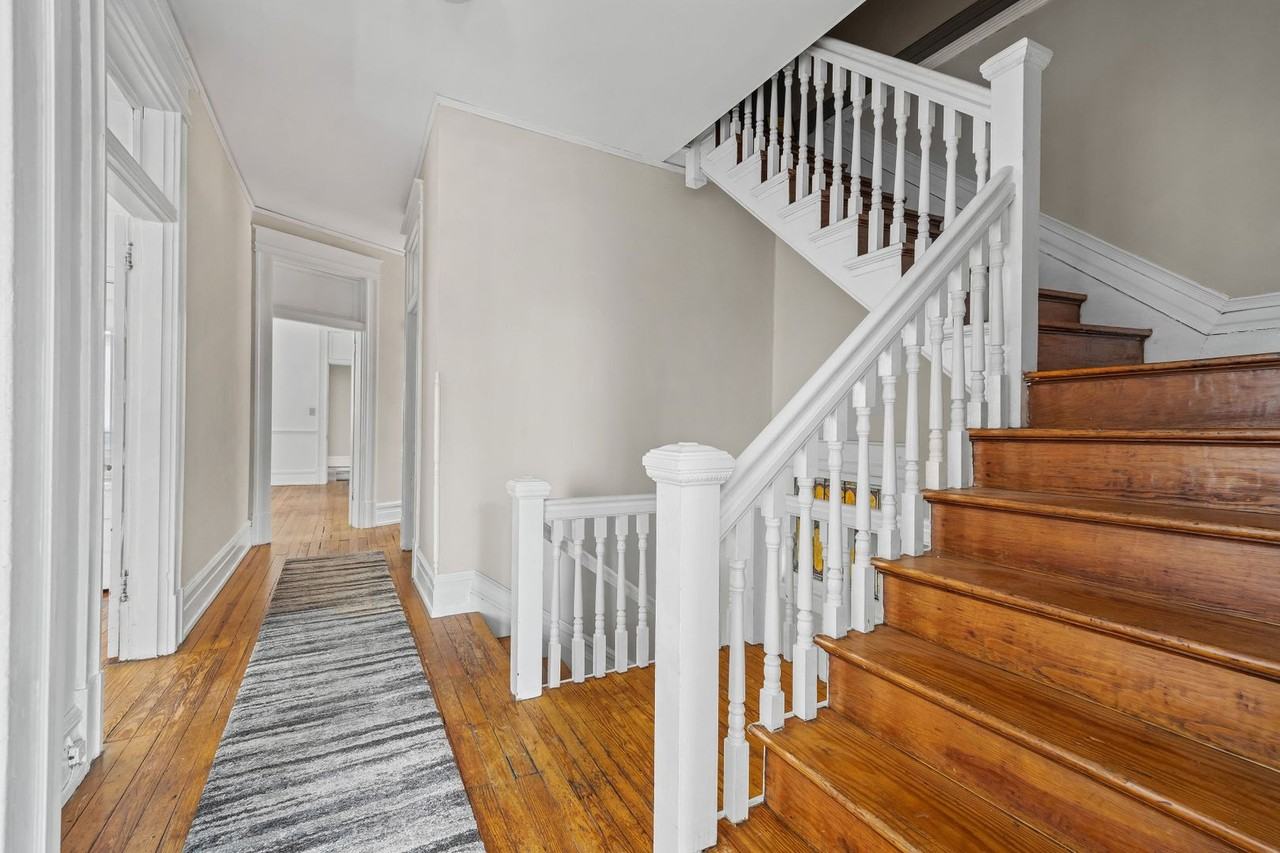 2713 W Grace St - Photo 5 of 39