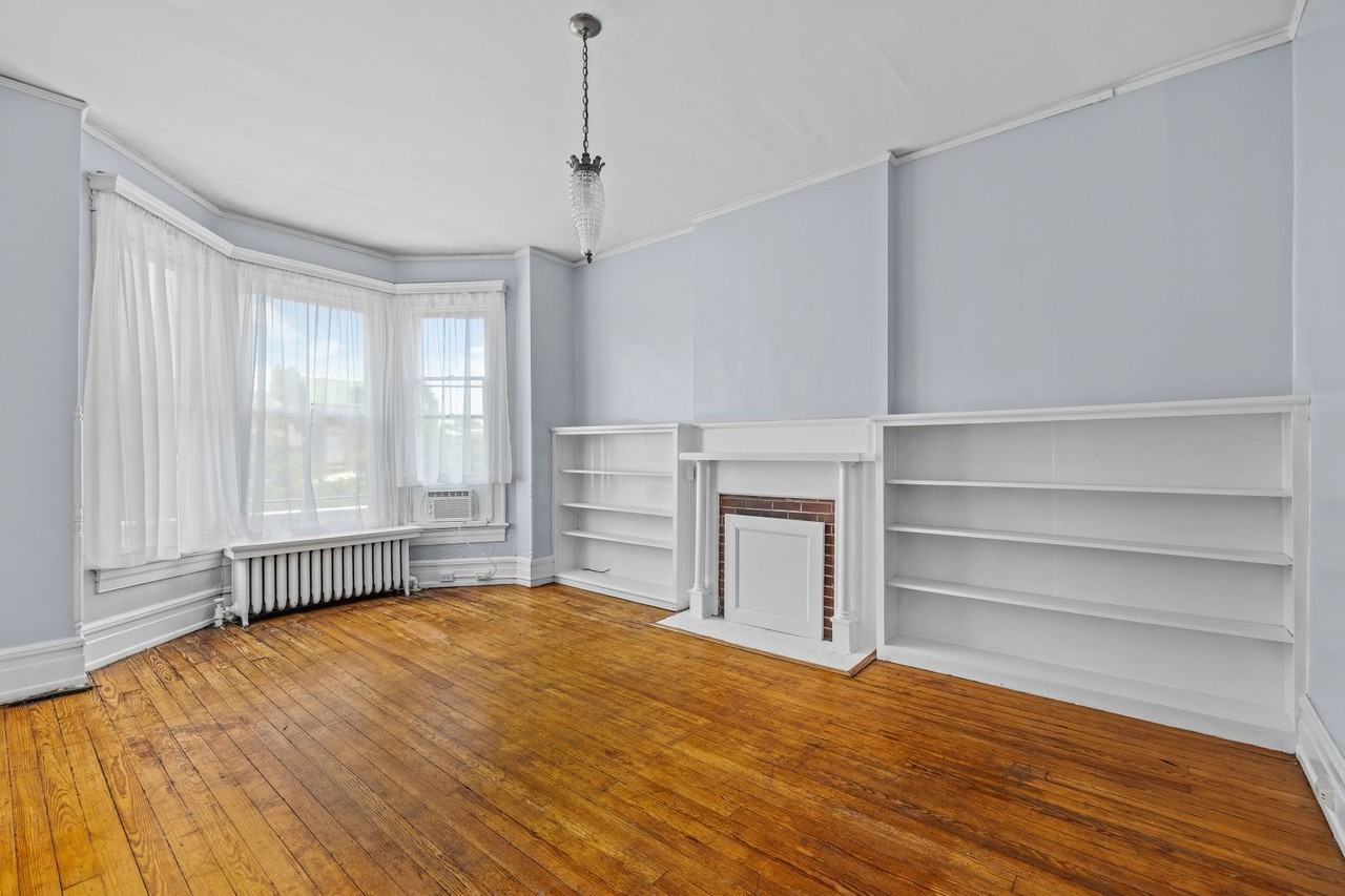 2713 W Grace St - Photo 6 of 39